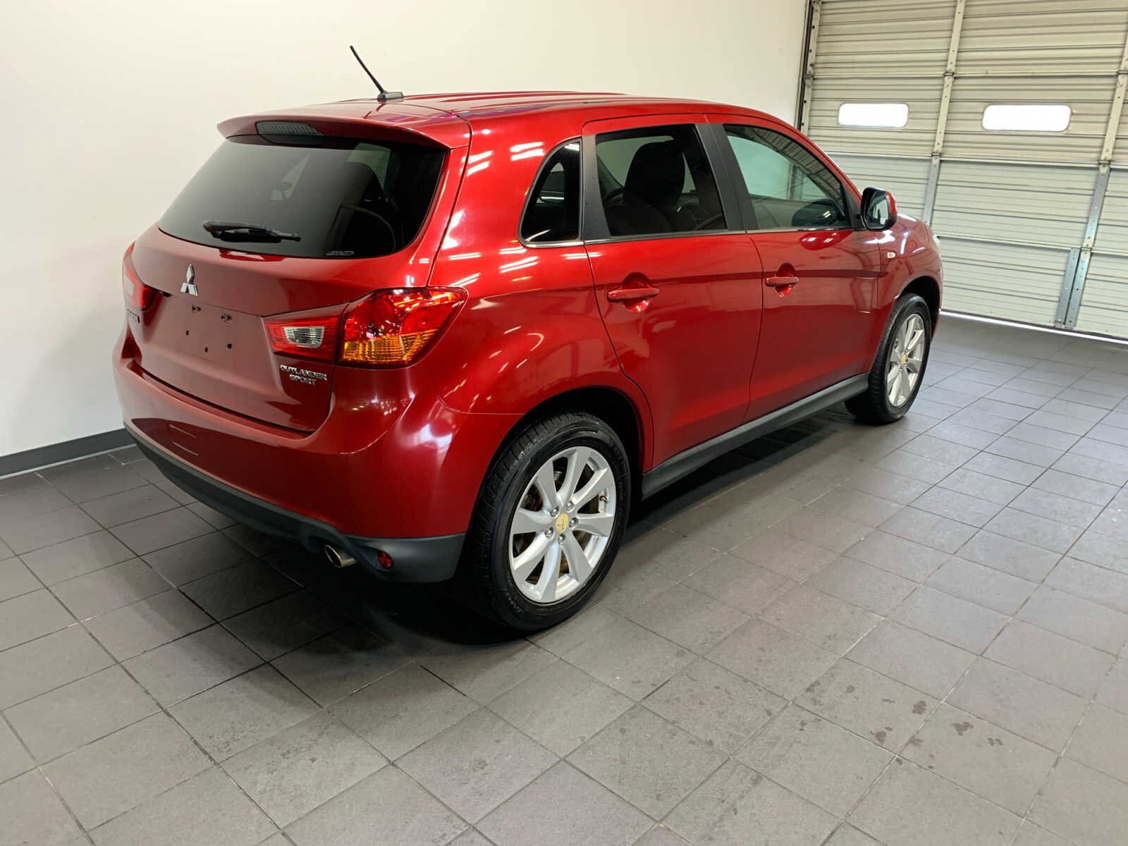 2015 Mitsubishi Outlander Sport SE photo 2