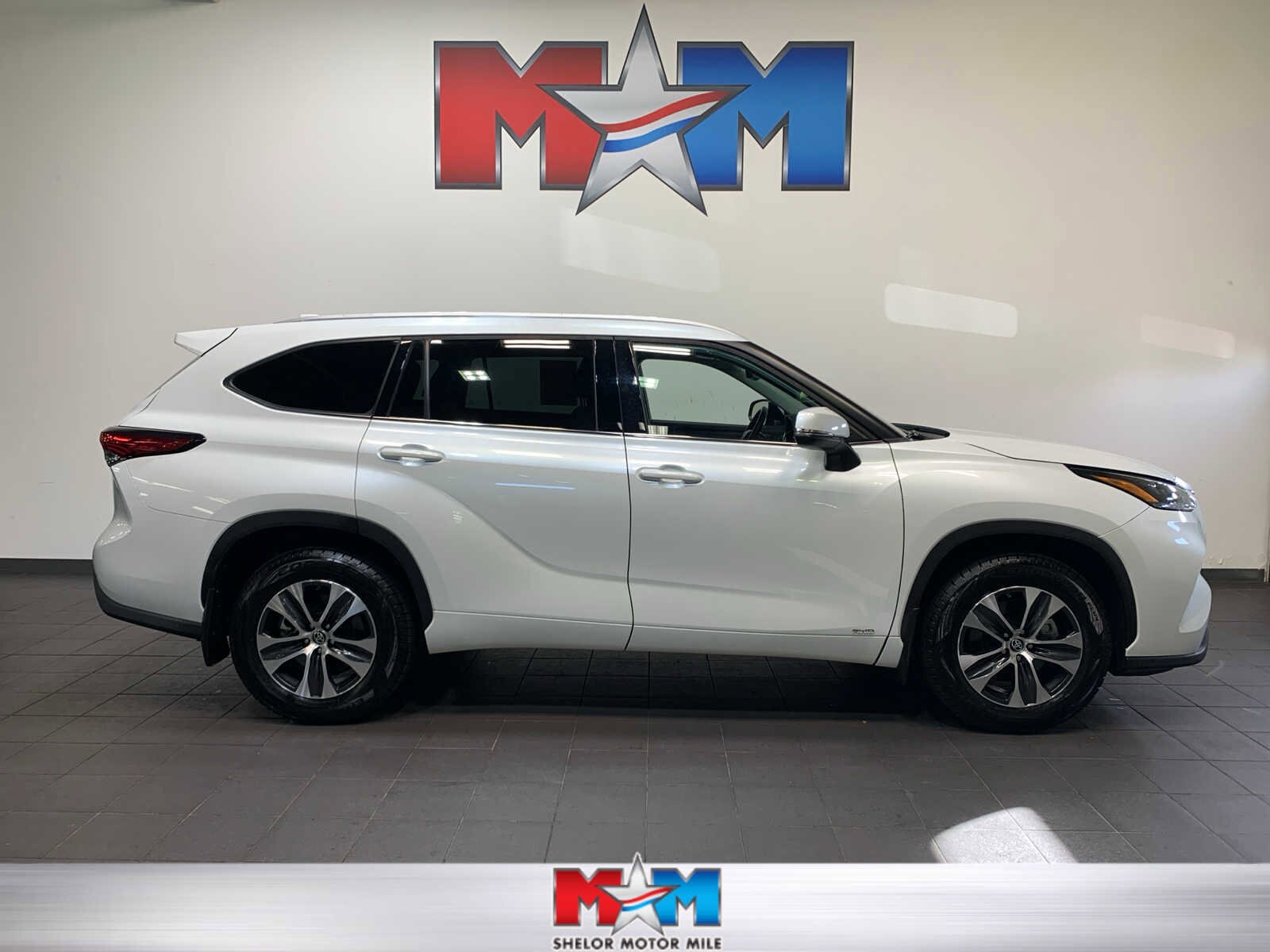 2022 Toyota Highlander XLE's photo