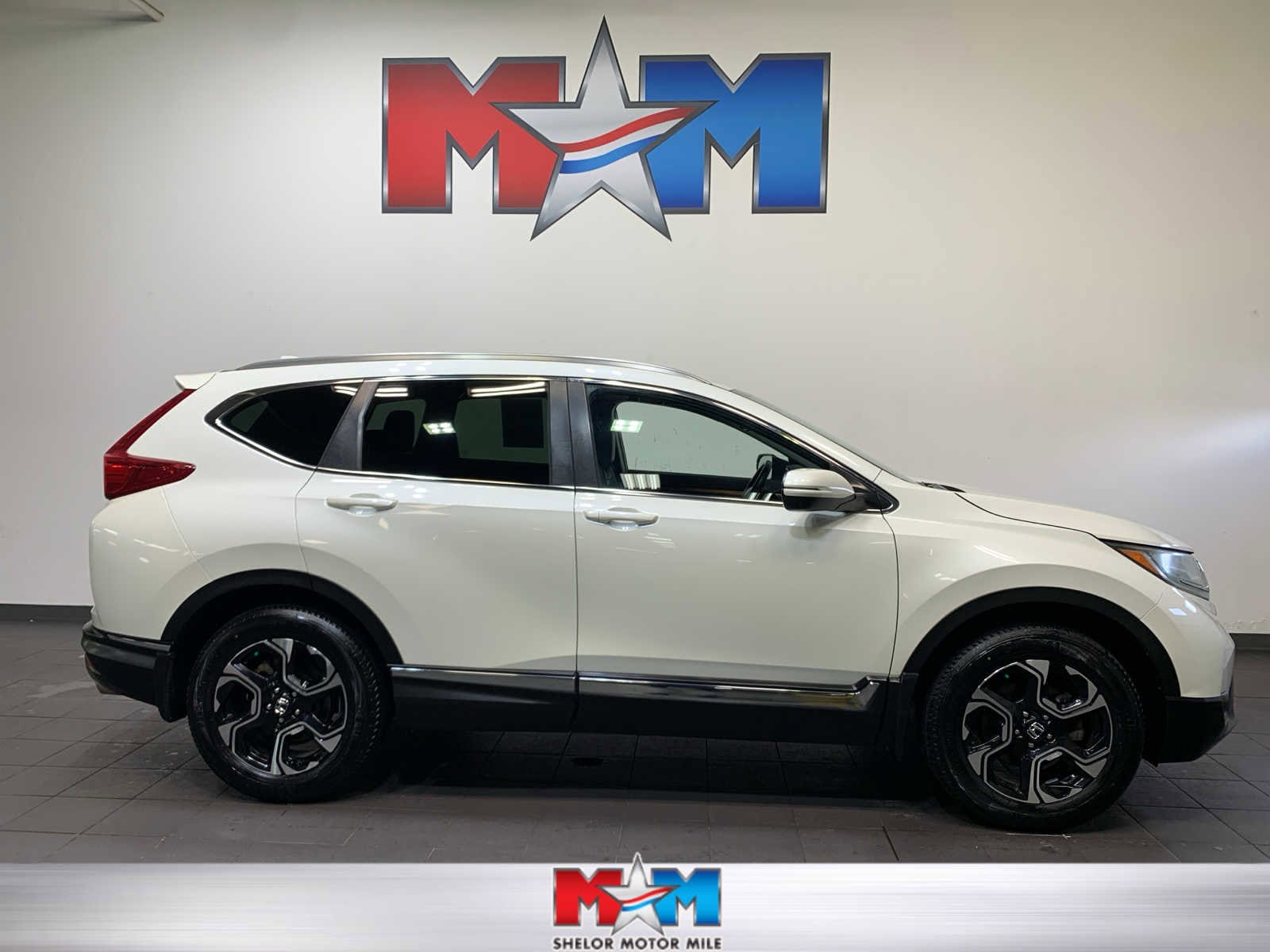 2018 Honda CR-V Touring's photo