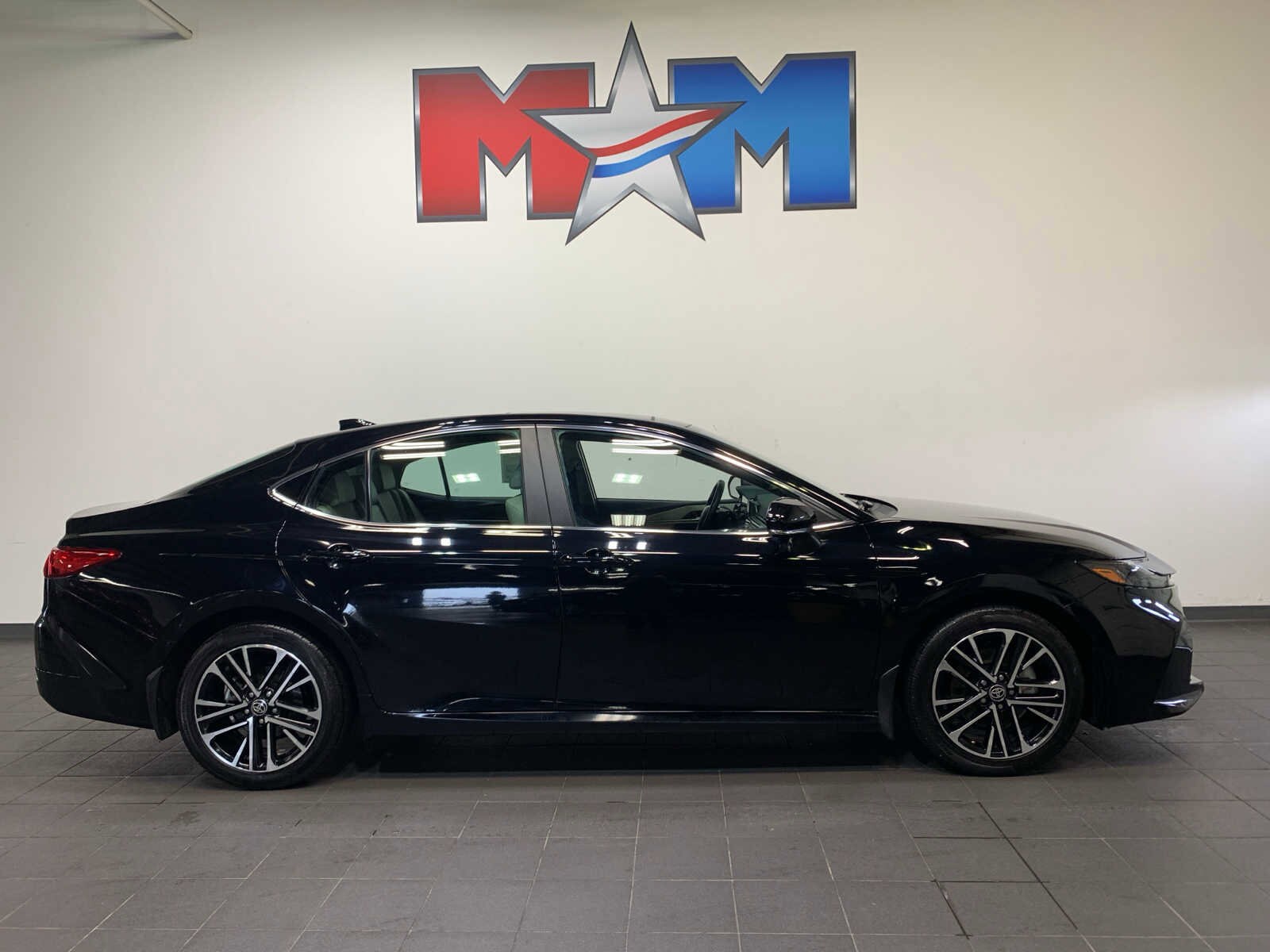 2025 Toyota Camry XLE photo 2