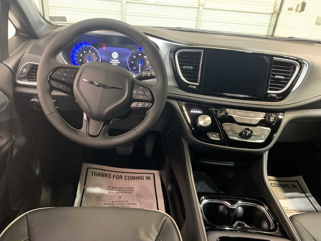 New 2026 Chrysler Pacifica Limited Passenger Van