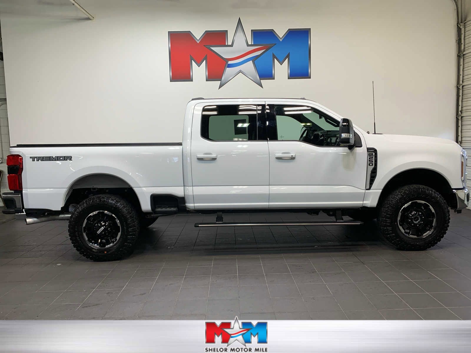 2025 Ford F-250 Super Duty Lariat's photo