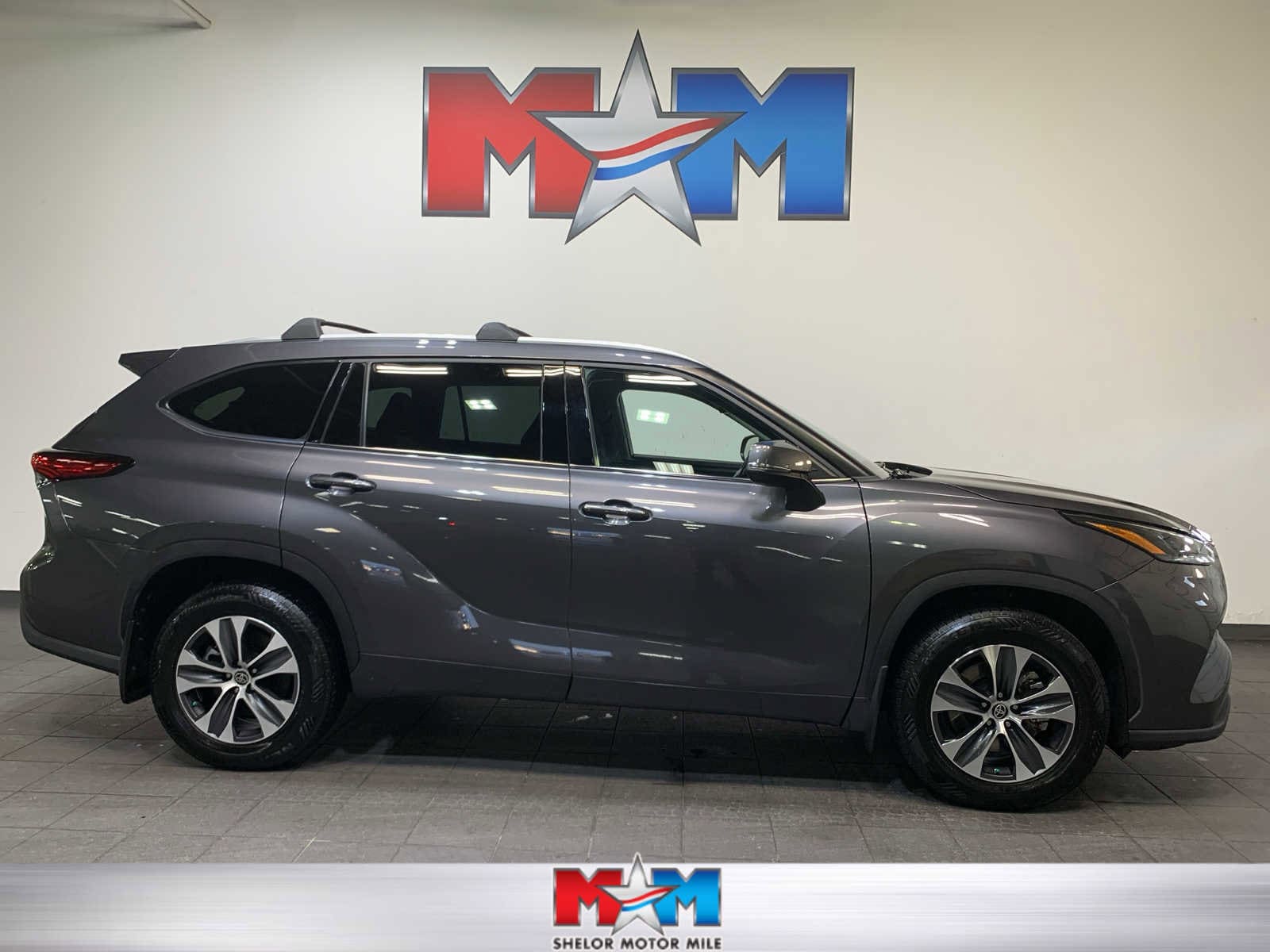 2022 Toyota Highlander XLE's photo