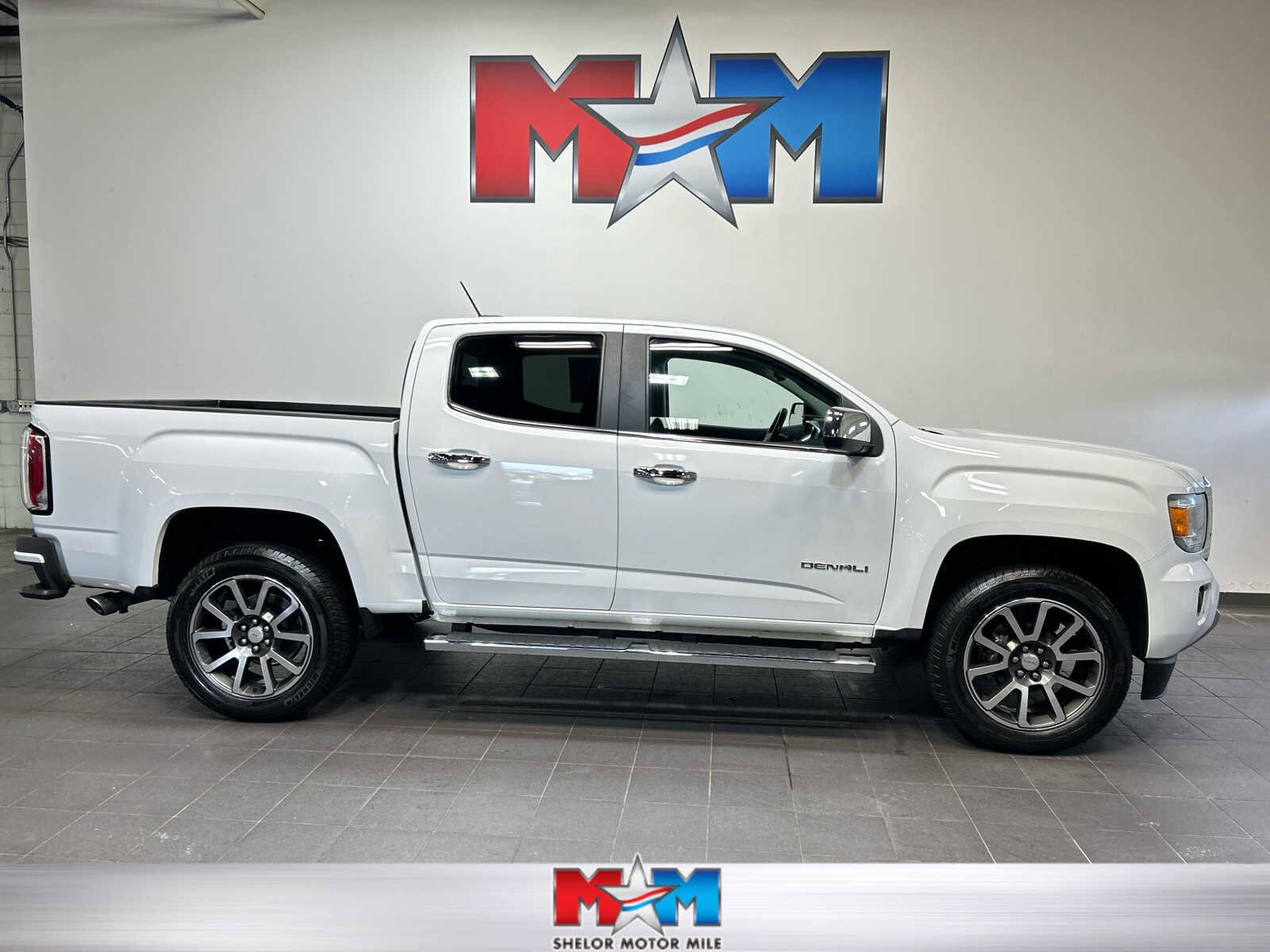 2018 GMC Canyon 4WD Denali Crew Cab Short Box's photo