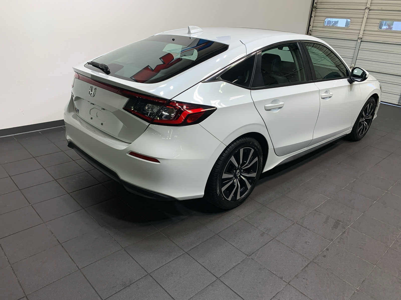2022 Honda Civic EX-L Hatchback photo 3