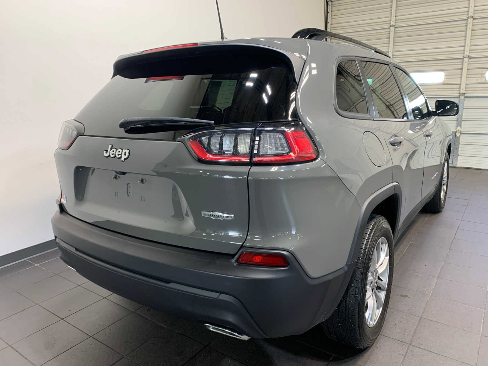 2022 Jeep Cherokee Latitude Lux photo 3