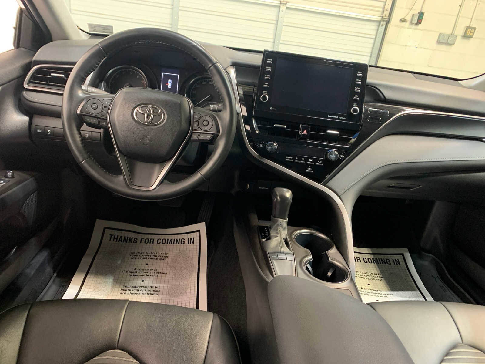 2022 Toyota Camry SE photo 4