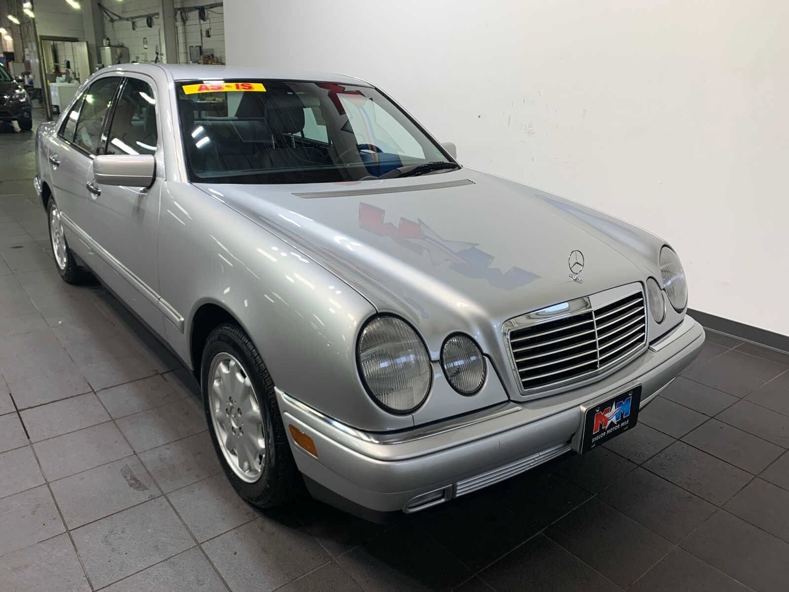1998 Mercedes Benz E 320 4MATIC Sedan photo 2