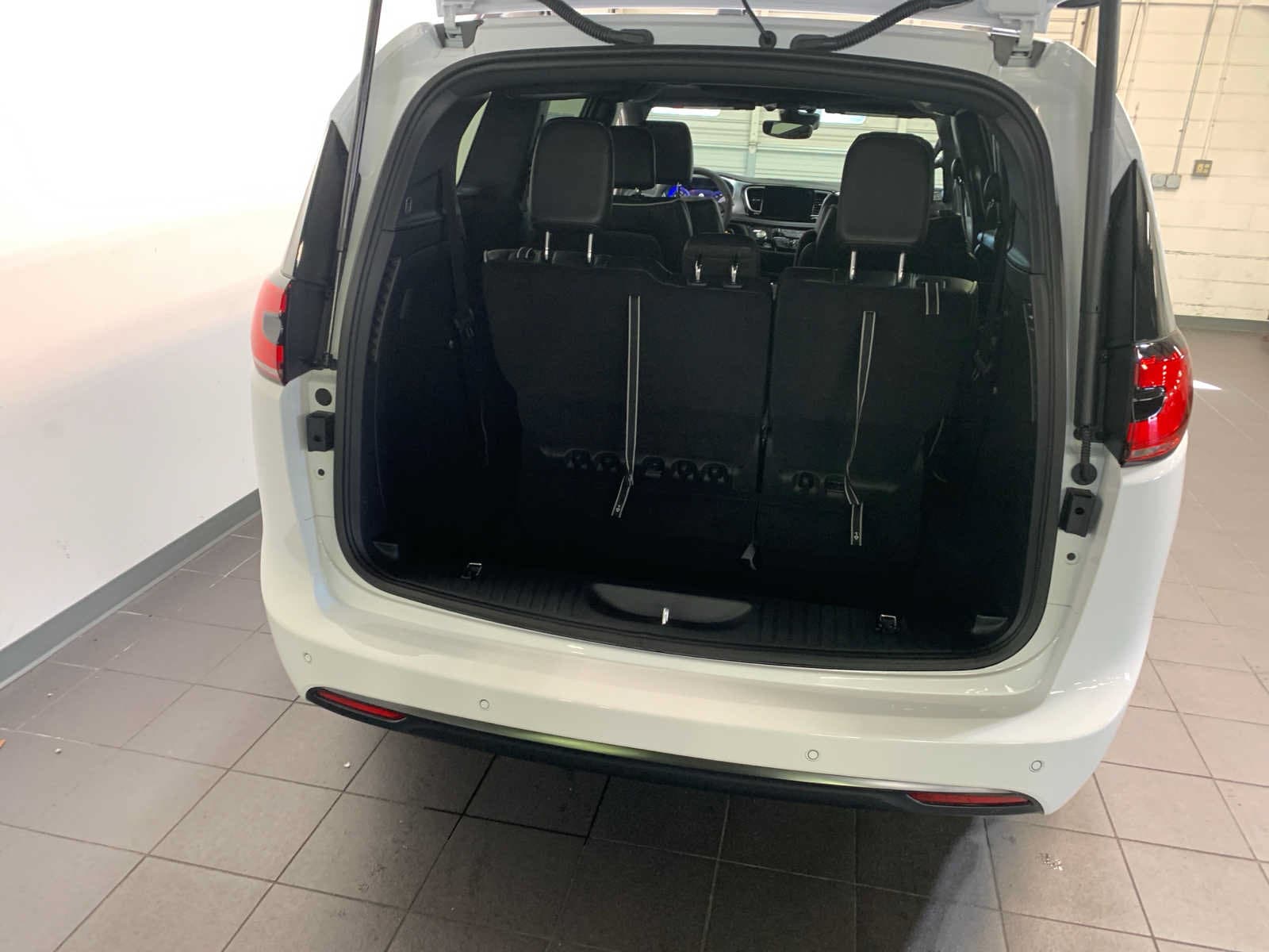 2026 Chrysler Pacifica Limited - Photo 21
