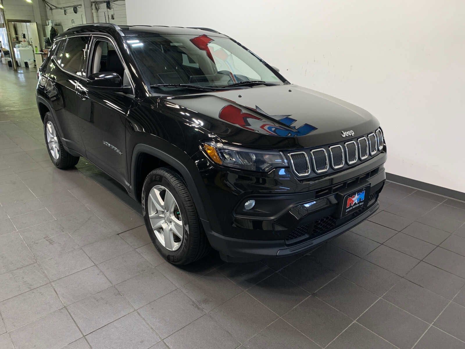 2022 Jeep Compass Latitude photo 2