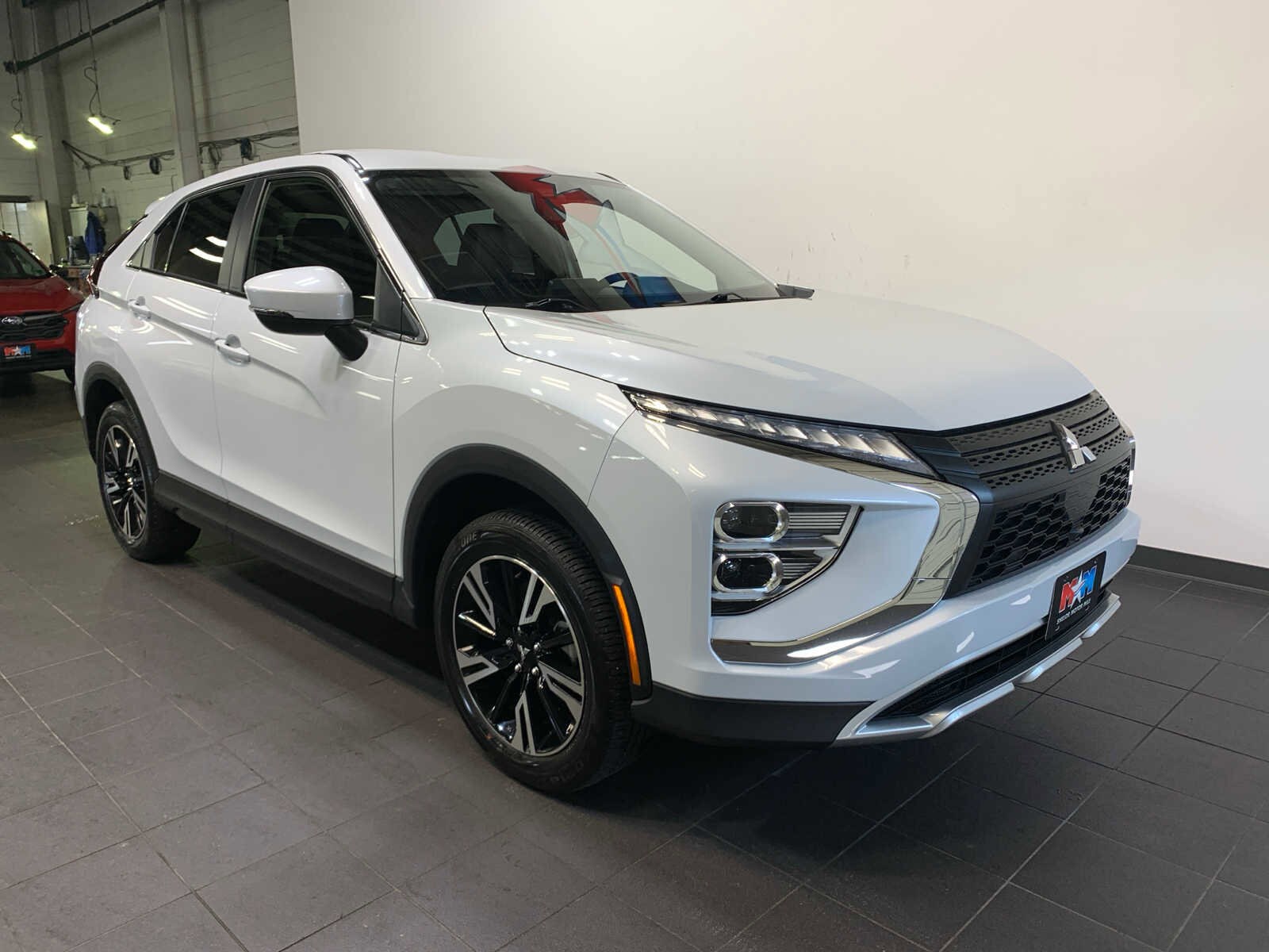2024 Mitsubishi Eclipse Cross SE photo 2