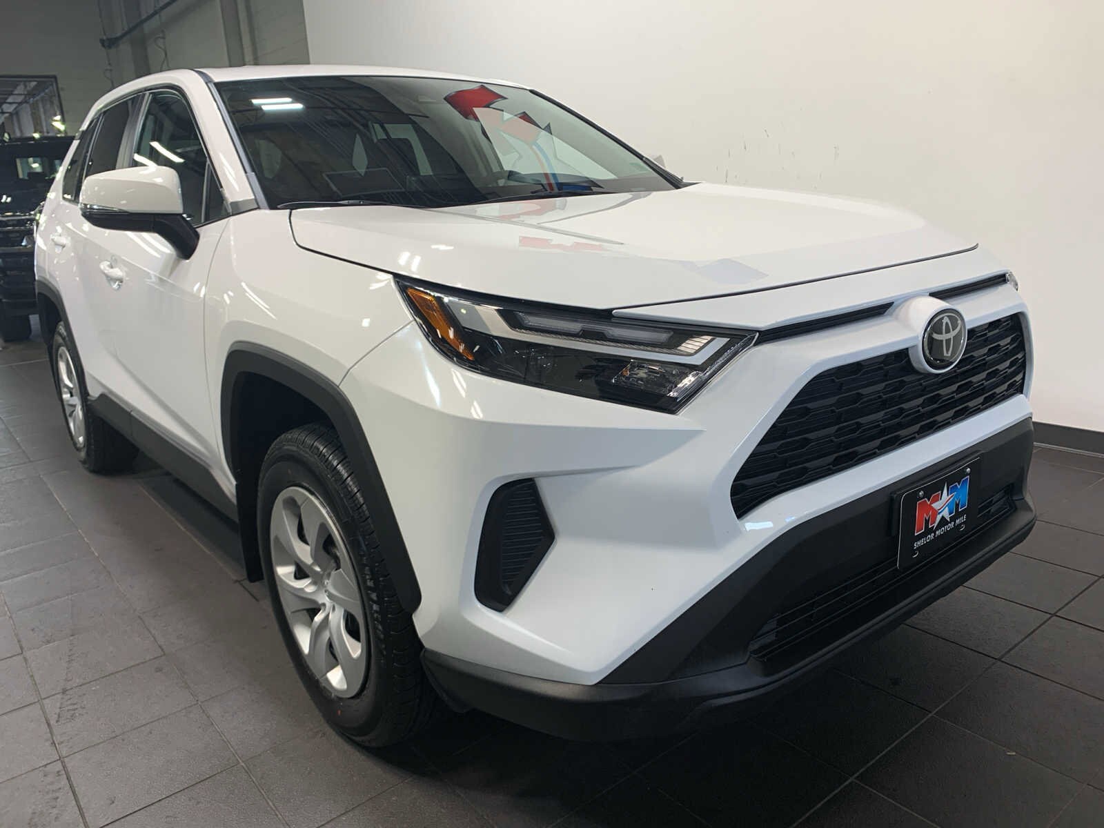 2023 Toyota RAV4 LE photo 2