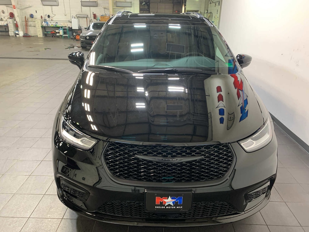 New 2026 Chrysler Pacifica Limited Passenger Van