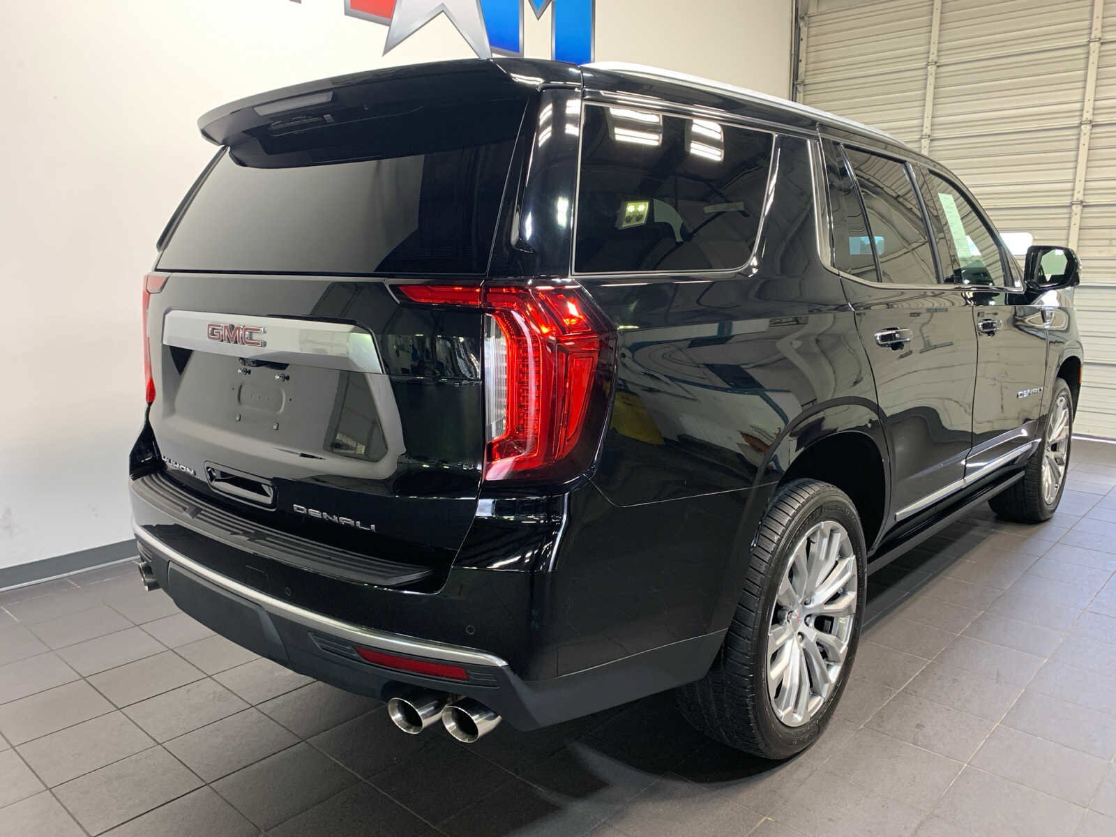 2022 Gmc Yukon Denali photo 2