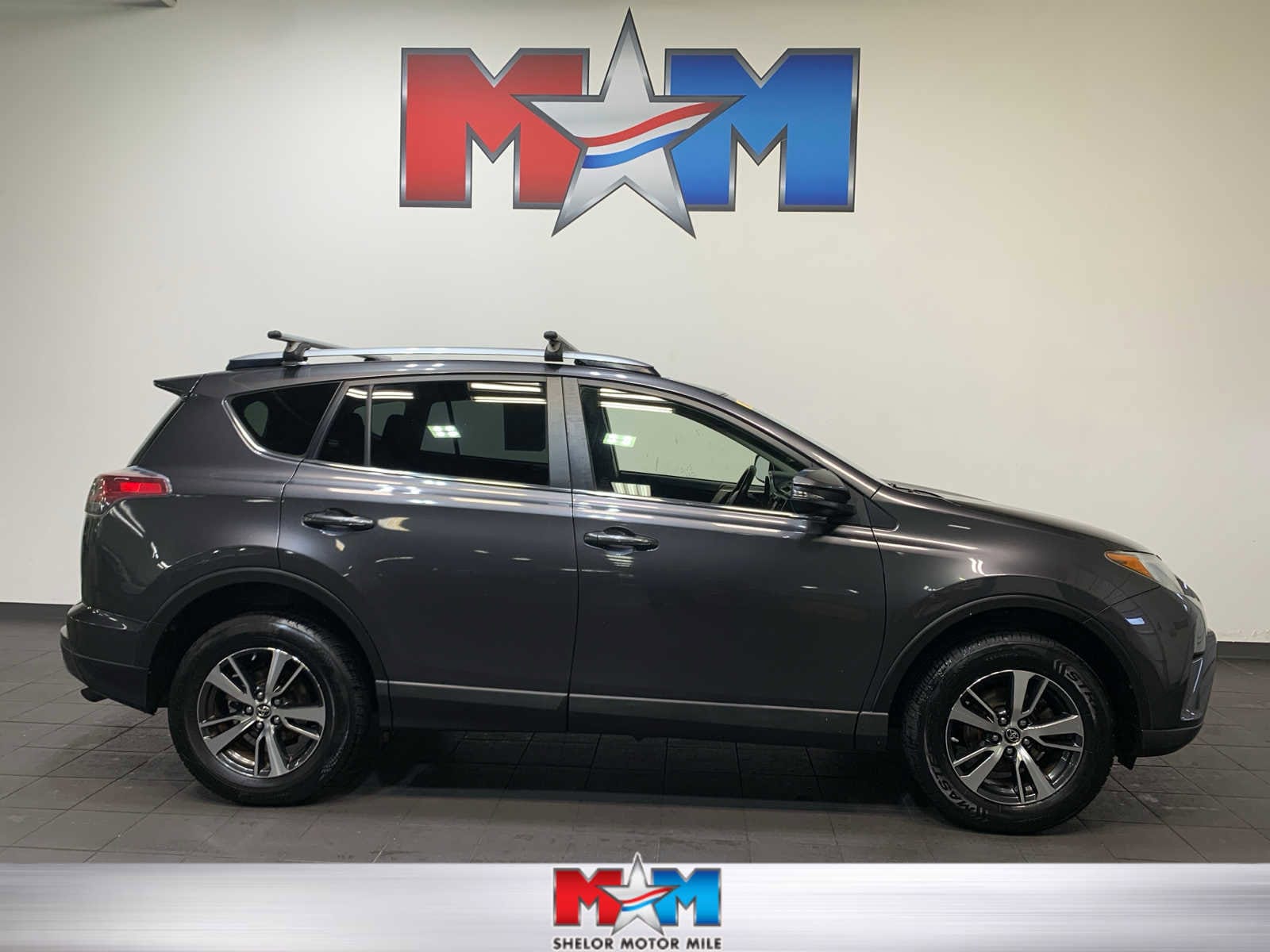 2018 Toyota RAV4 XLE's photo