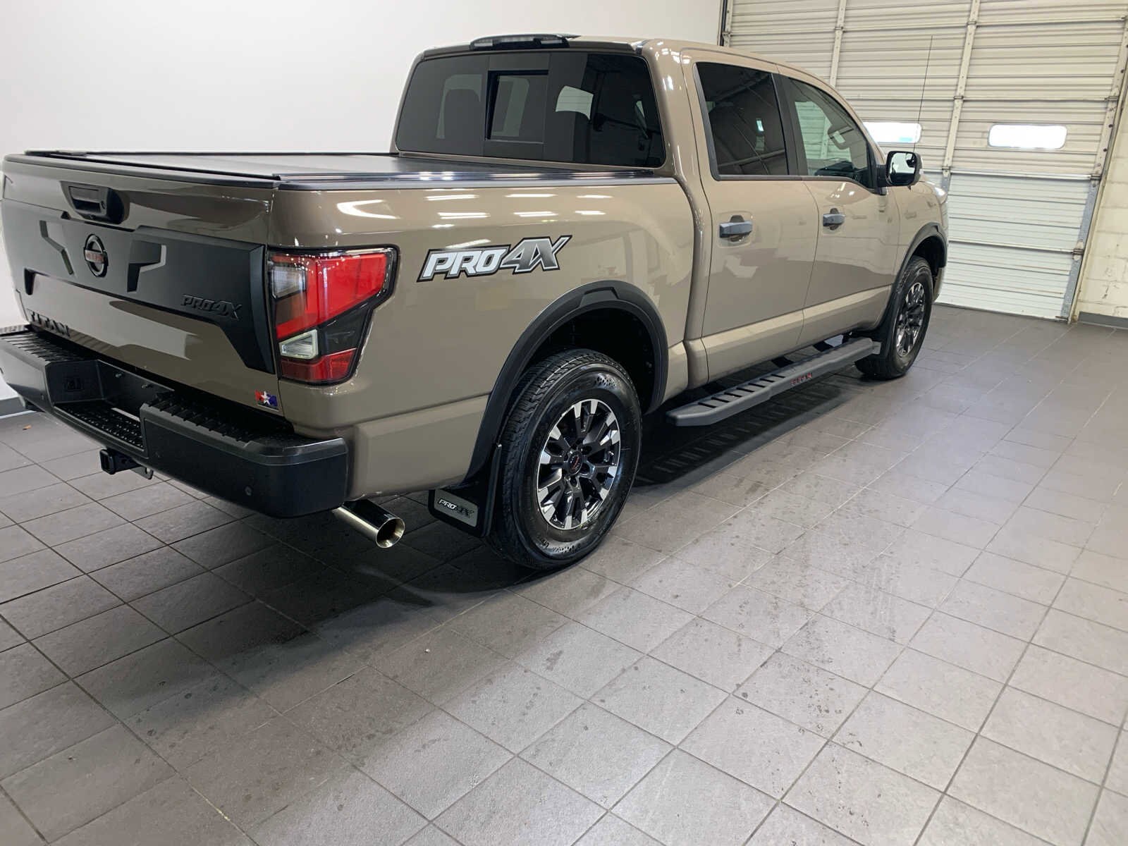 2021 Nissan Titan PRO-4X Crew Cab photo 3