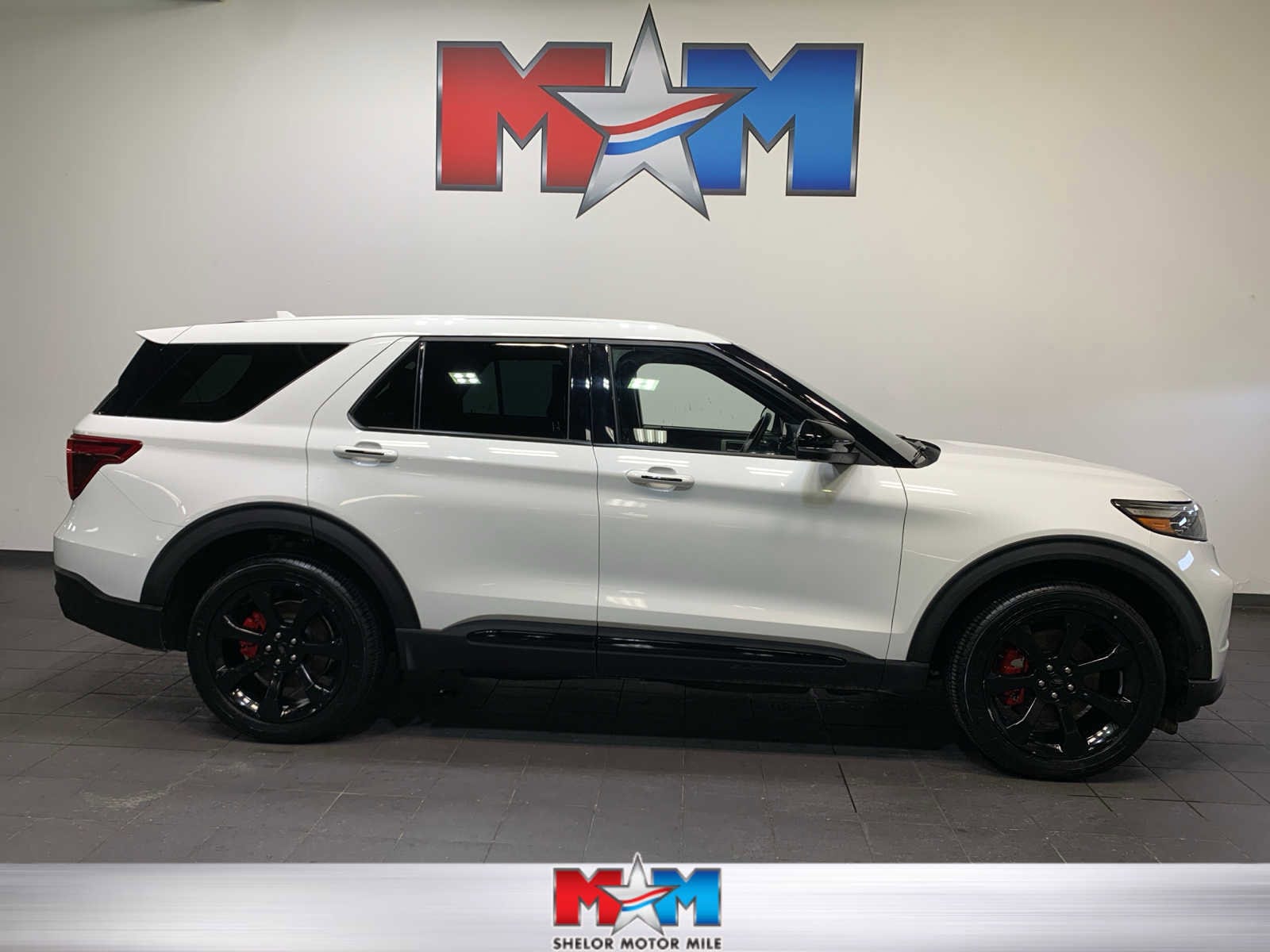 2022 Ford Explorer ST 4WD's photo