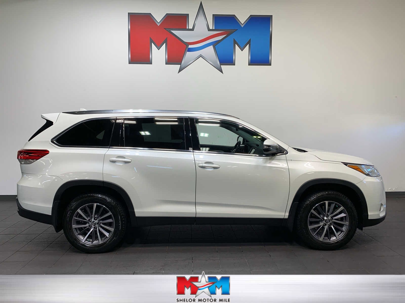 2019 Toyota Highlander XLE's photo