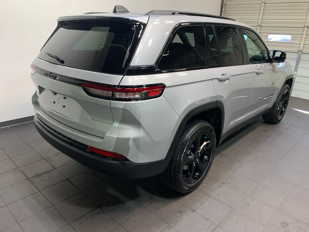 New 2025 Jeep Grand Cherokee Altitude X Sport Utility