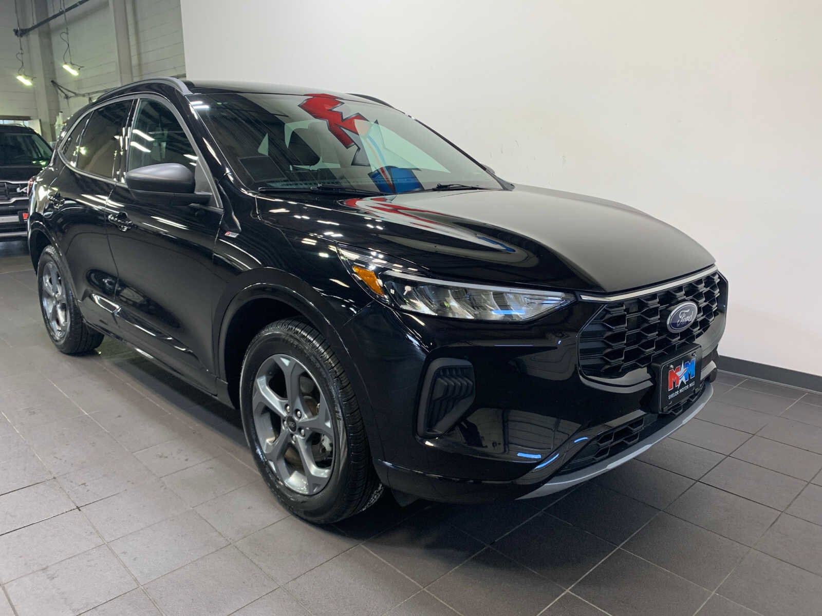 2023 Ford Escape ST-Line photo 2