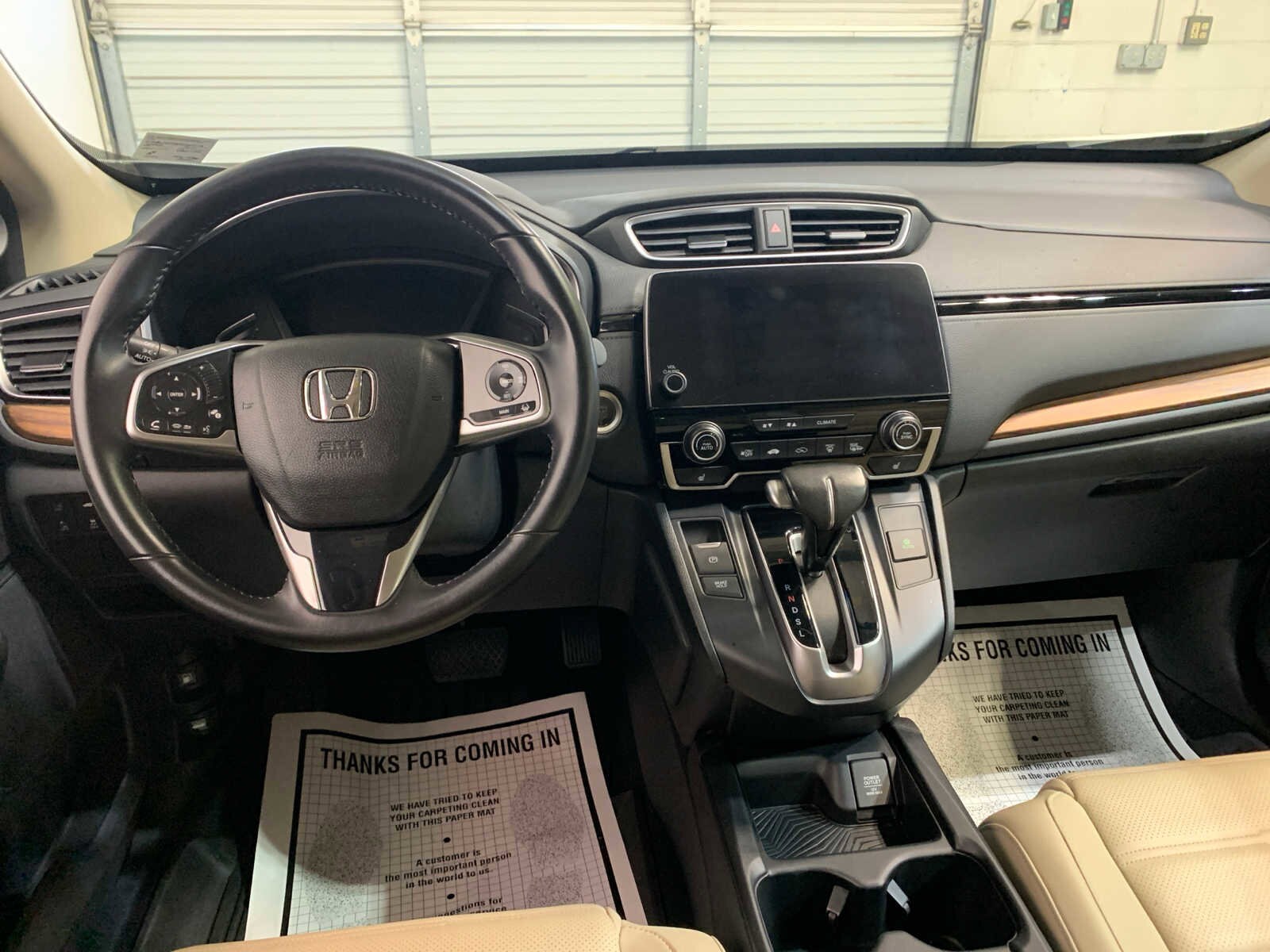 2017 Honda CR-V Touring photo 3