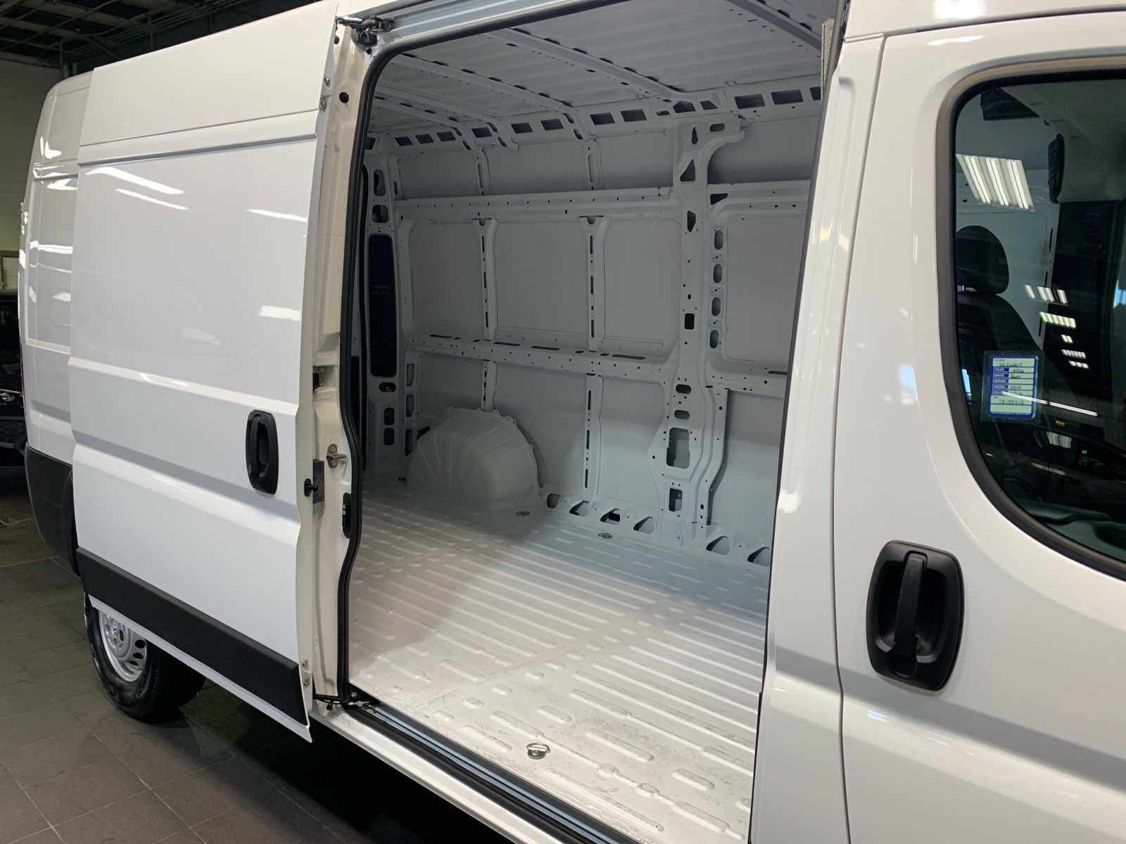 2026 Ram ProMaster 2500 photo 2