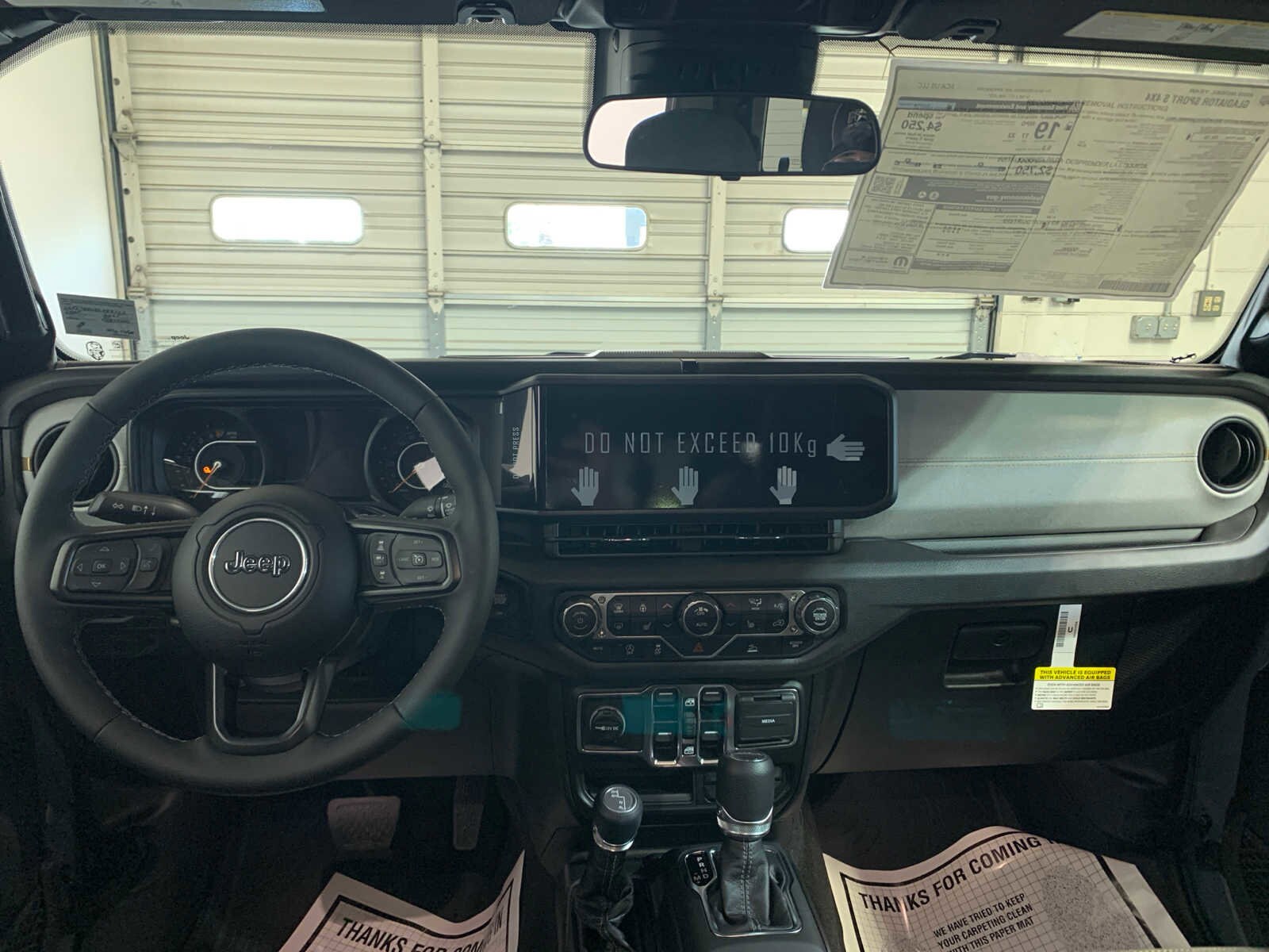 2025 Jeep Gladiator Sport S photo 3