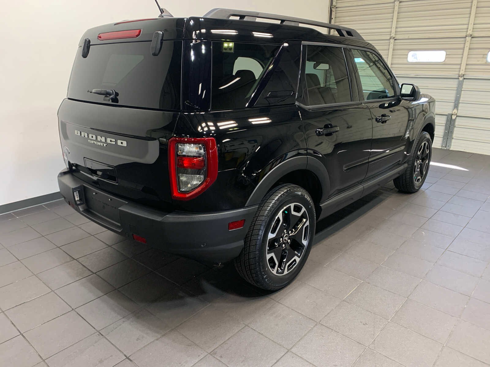 2023 Ford Bronco Sport Outer Banks photo 2