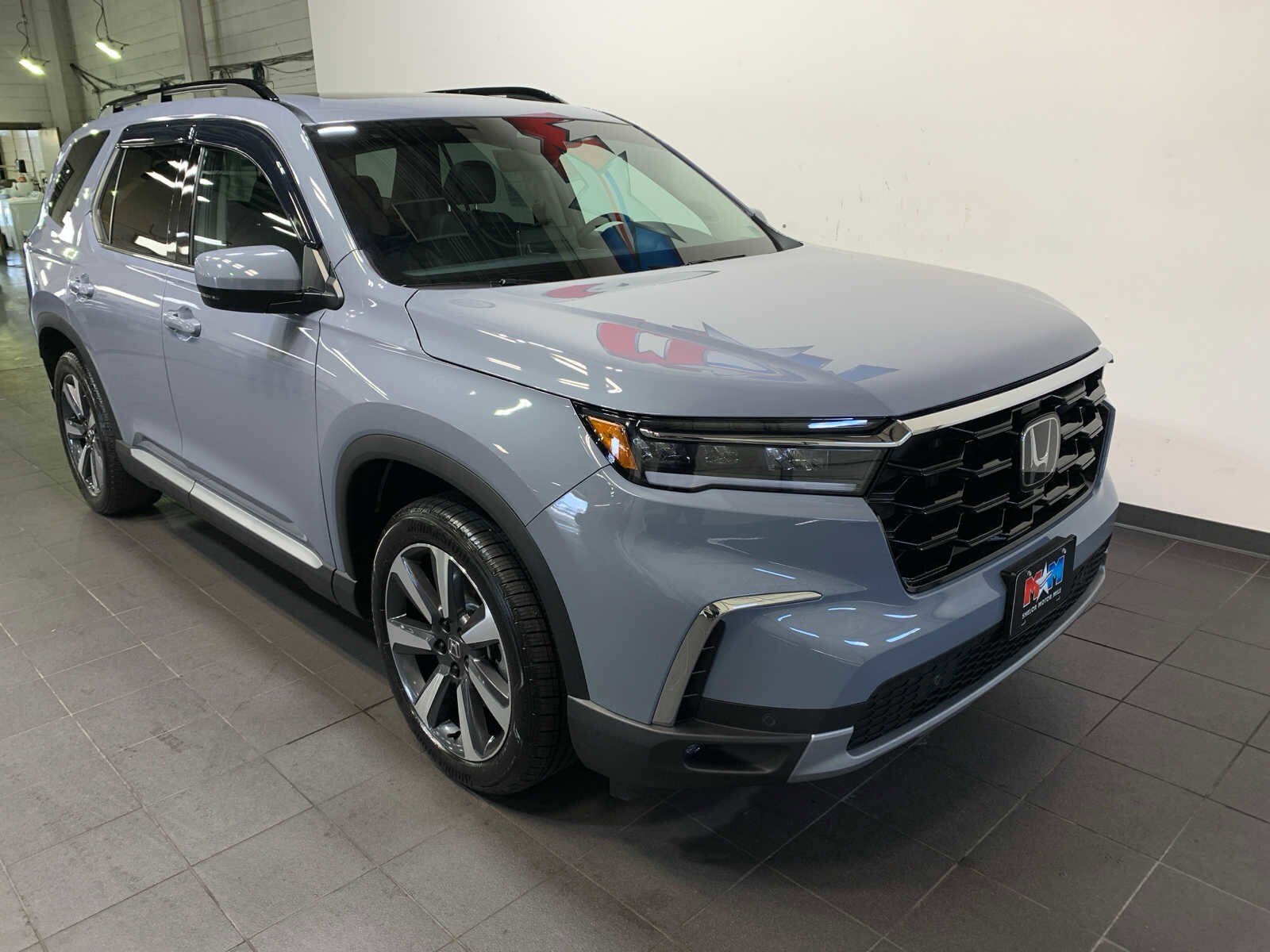 2025 Honda Pilot Touring photo 2