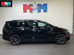 2026 Chrysler Pacifica Limited Passenger Van