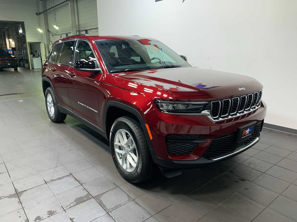 New 2025 Jeep Grand Cherokee Laredo X Sport Utility