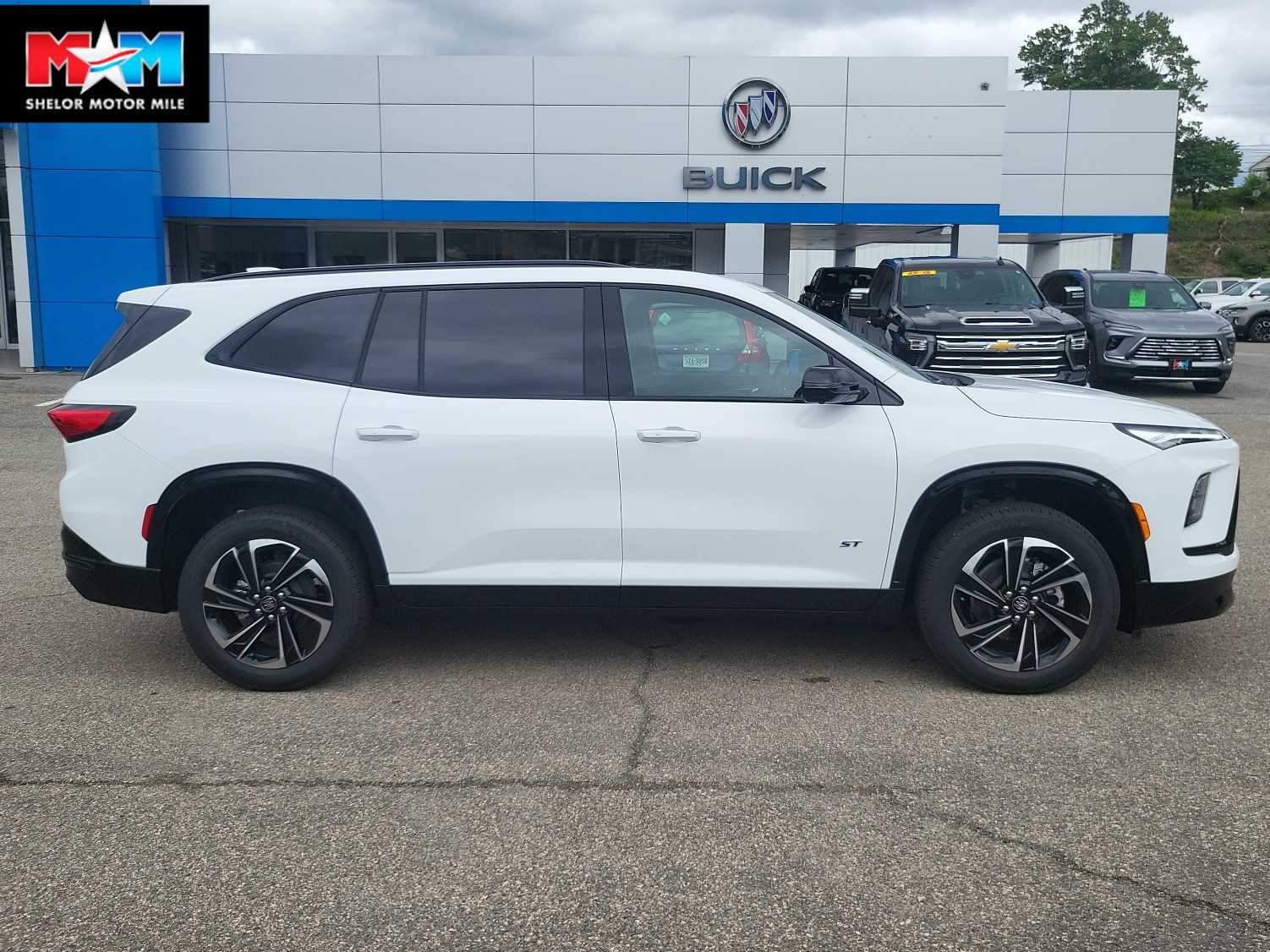 2026 Buick Enclave Sport Touring AWD's photo