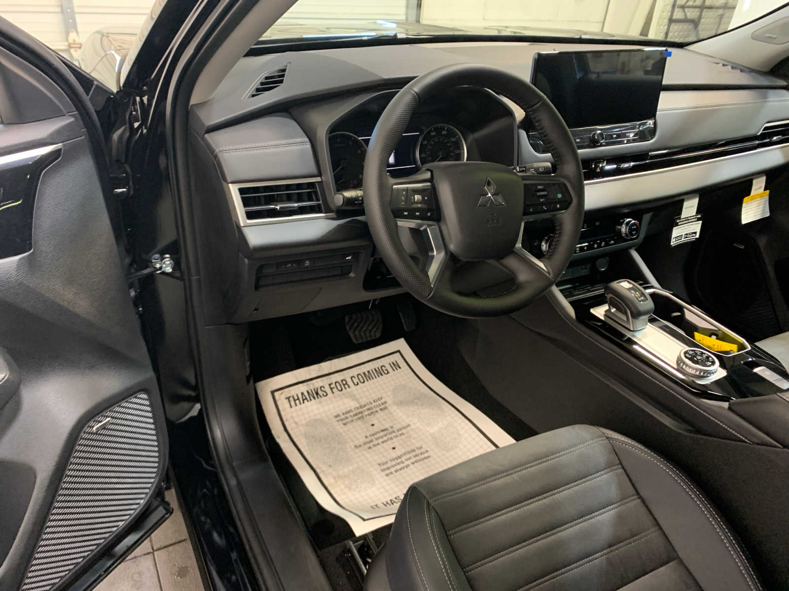 2026 Mitsubishi Outlander SE - Photo 9
