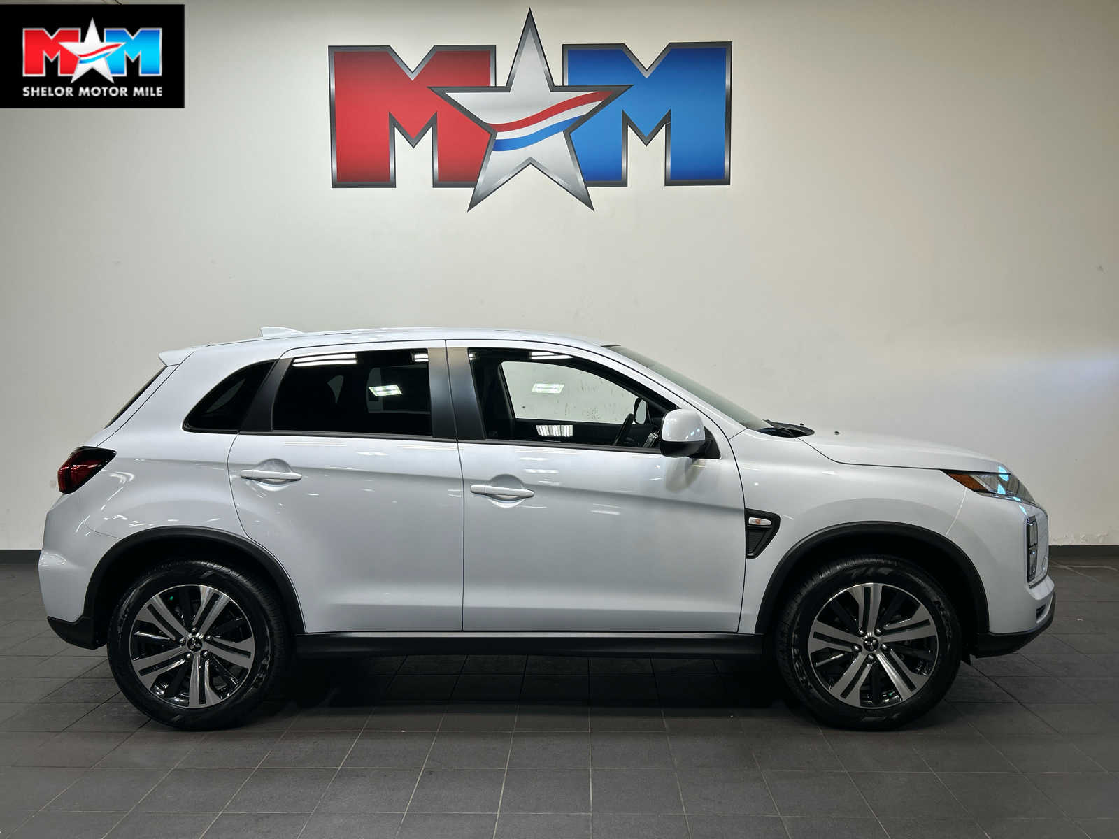 2026 Mitsubishi Outlander Sport 2.0 ES AWC CVT's photo