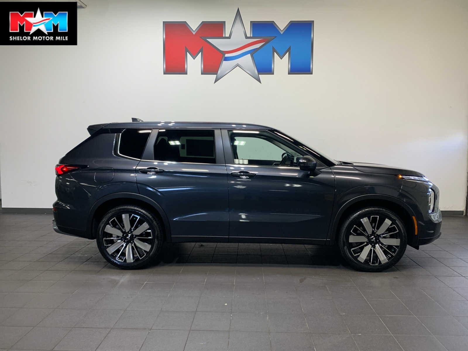 2026 Mitsubishi Outlander SE's photo