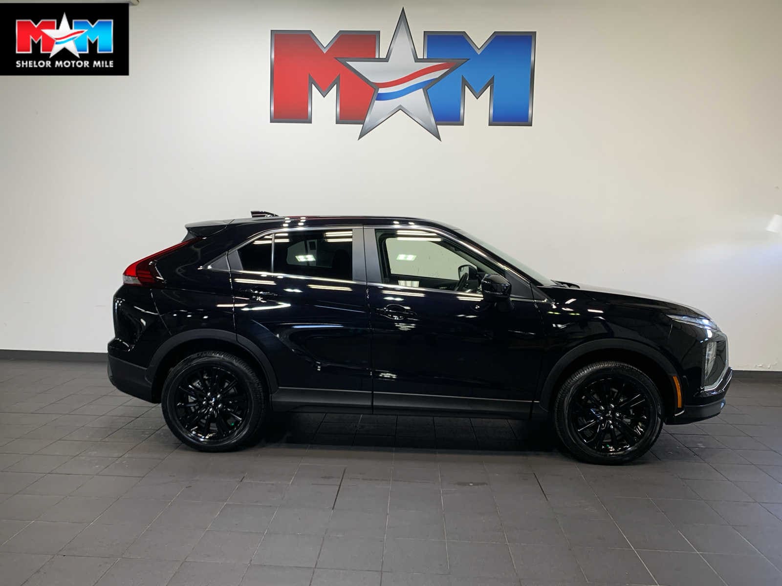 2026 Mitsubishi Eclipse Cross LE's photo