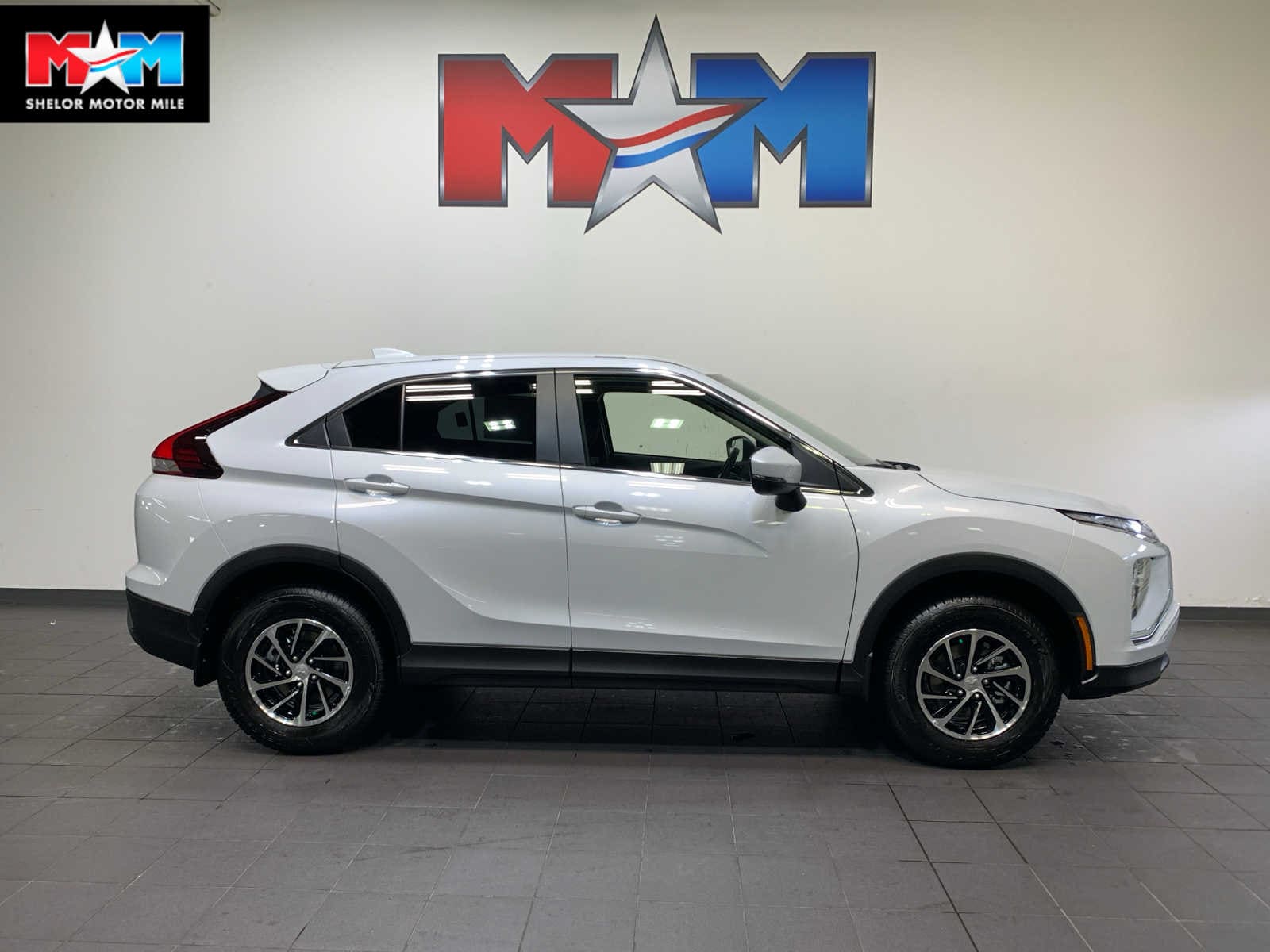 2026 Mitsubishi Eclipse Cross ES's photo