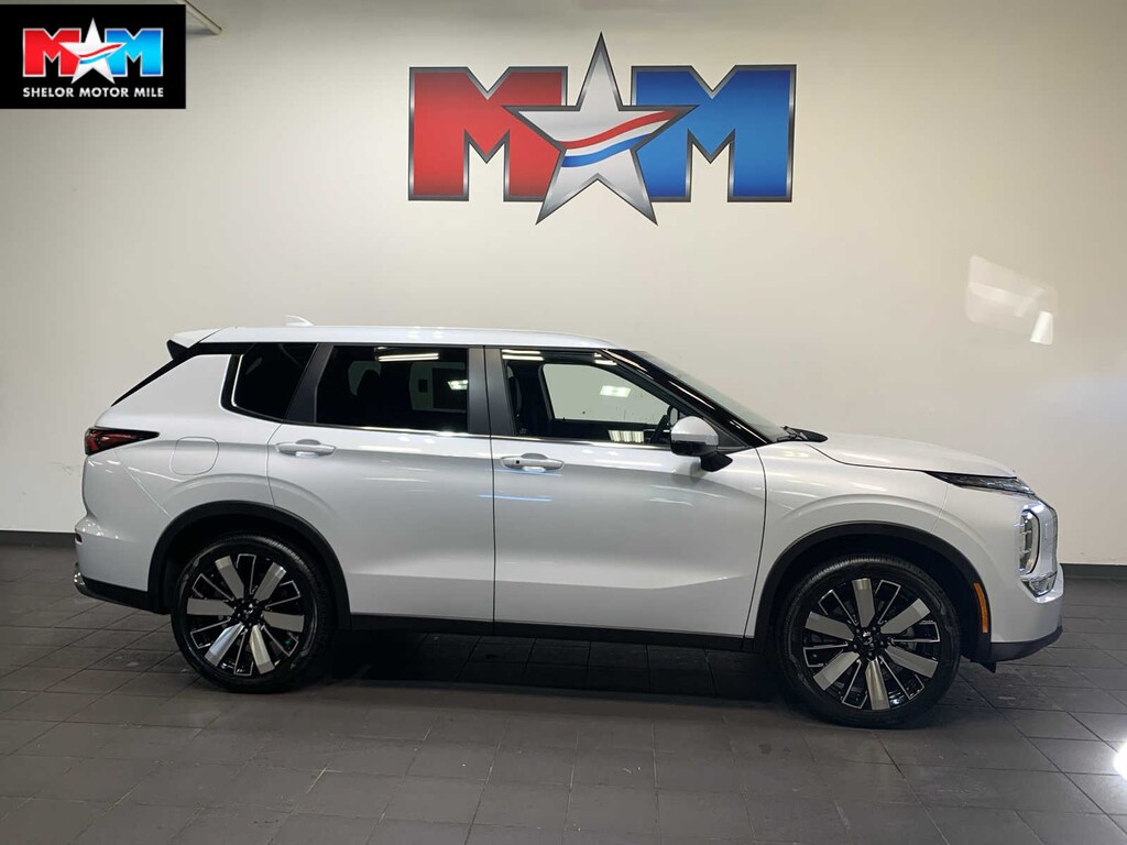 New 2026 Mitsubishi Outlander SE SUV