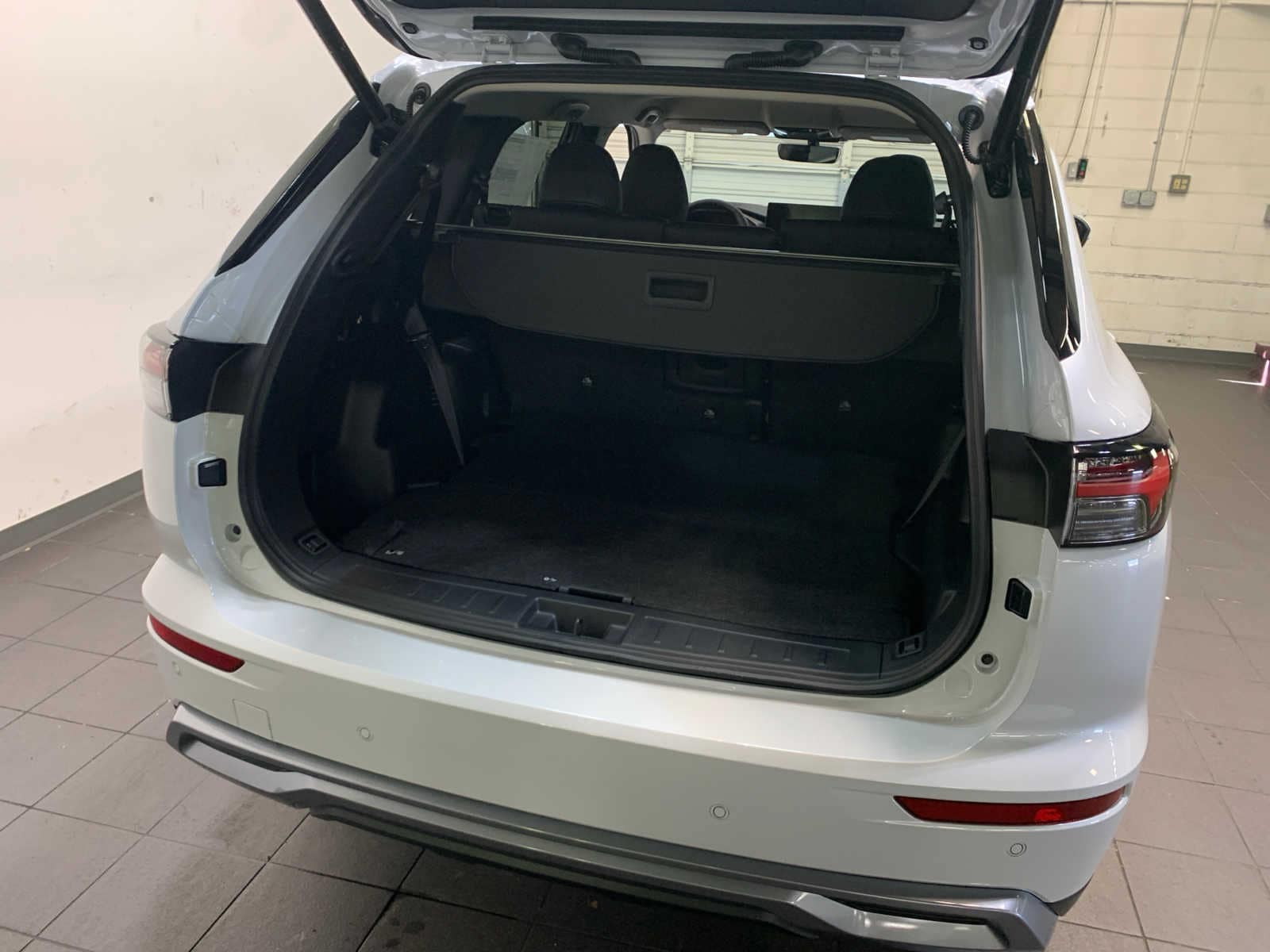2026 Mitsubishi Outlander SE - Photo 10
