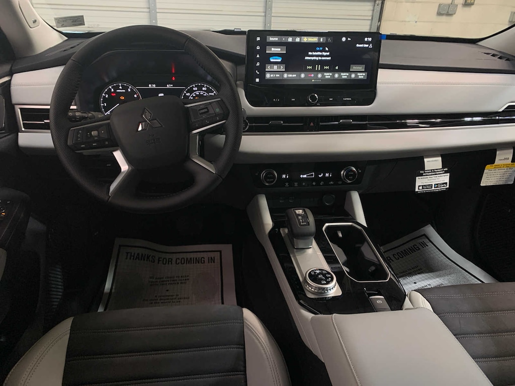 New 2025 Mitsubishi Outlander SE SUV