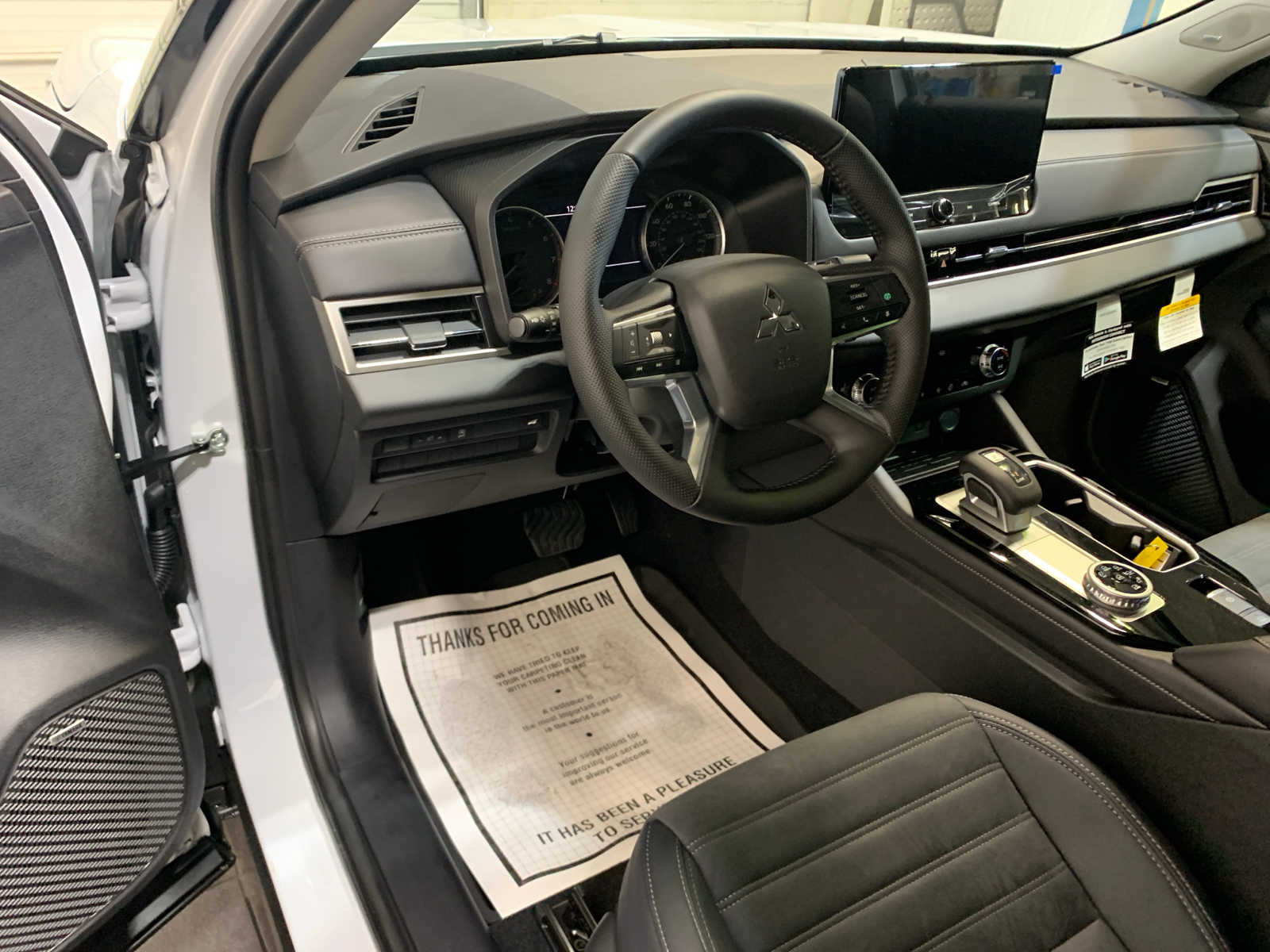 2026 Mitsubishi Outlander SE - Photo 9