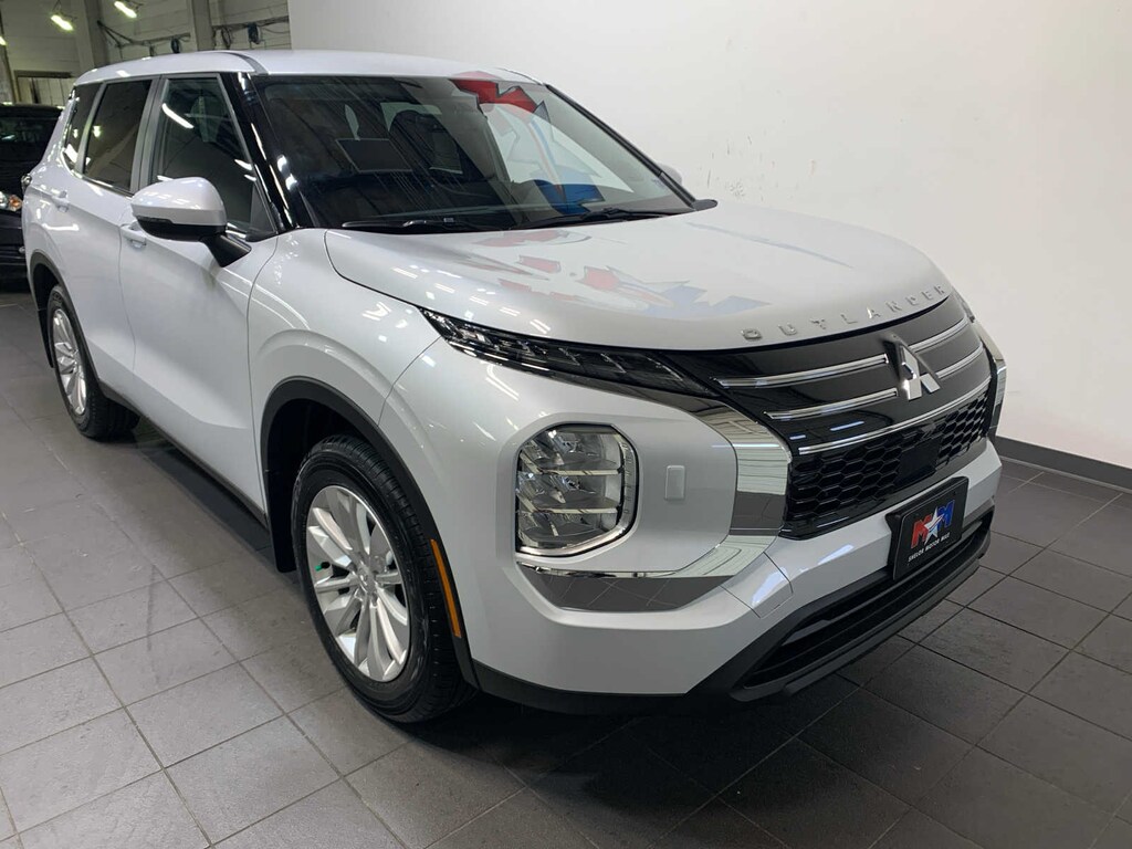 New 2026 Mitsubishi Outlander ES SUV