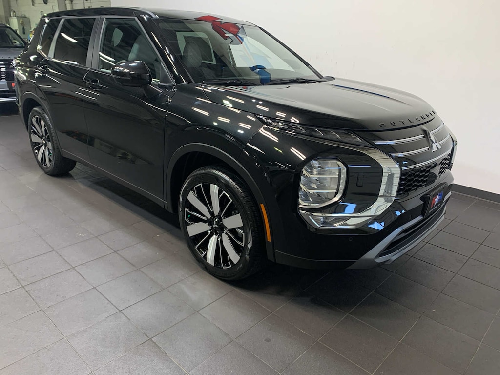 New 2025 Mitsubishi Outlander SE SUV