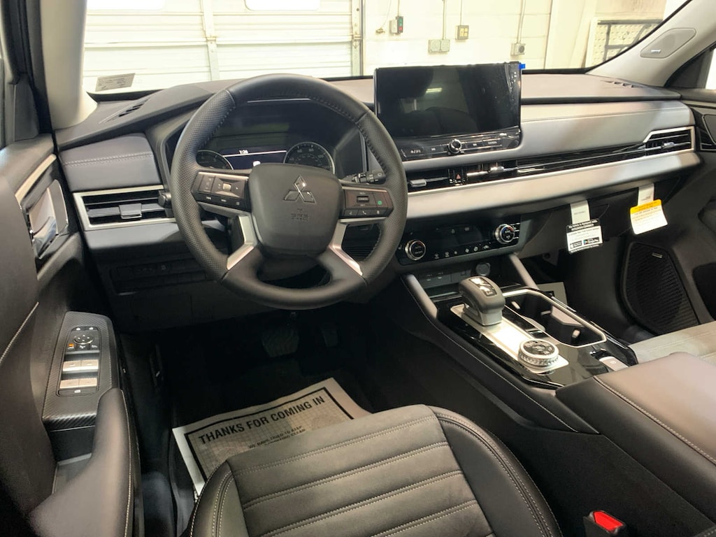 New 2026 Mitsubishi Outlander SE SUV