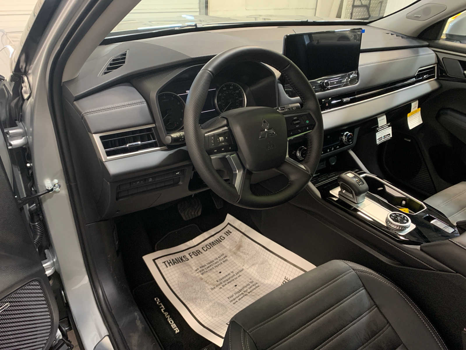 2026 Mitsubishi Outlander SE - Photo 9