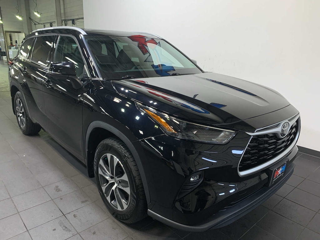 Used 2022 Toyota Highlander XLE SUV