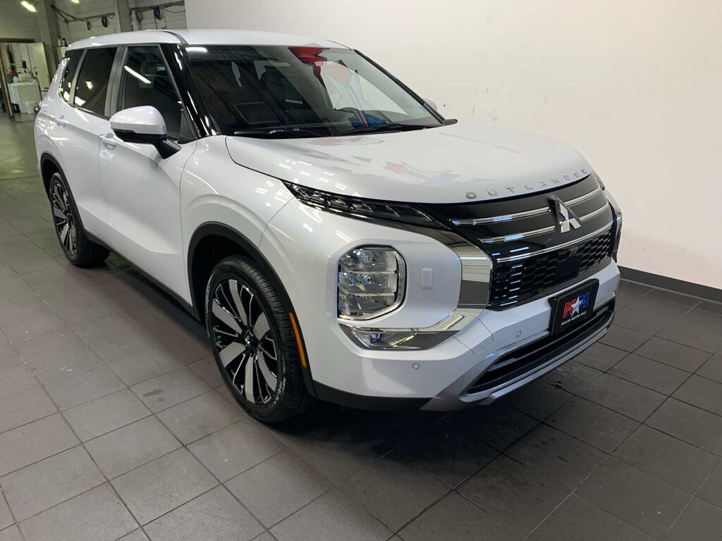New 2026 Mitsubishi Outlander SE SUV
