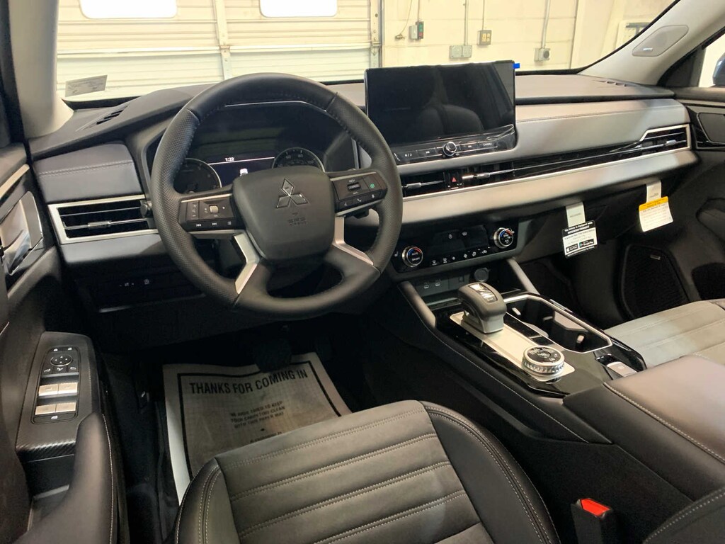 New 2026 Mitsubishi Outlander SE SUV