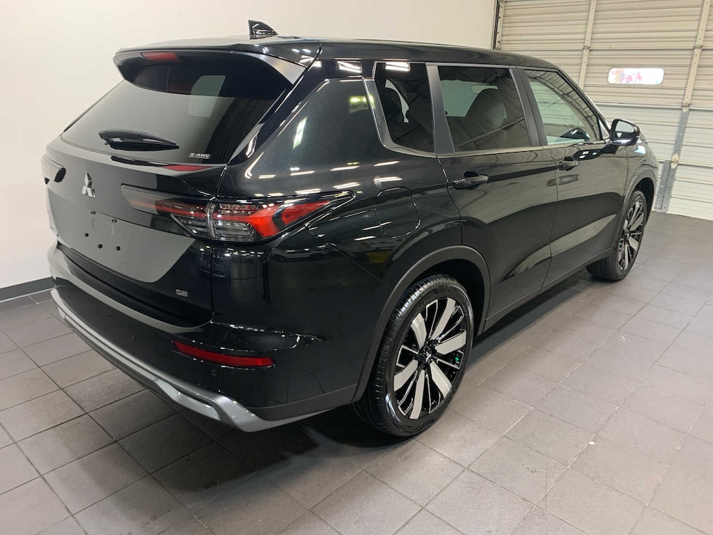 New 2025 Mitsubishi Outlander SE SUV