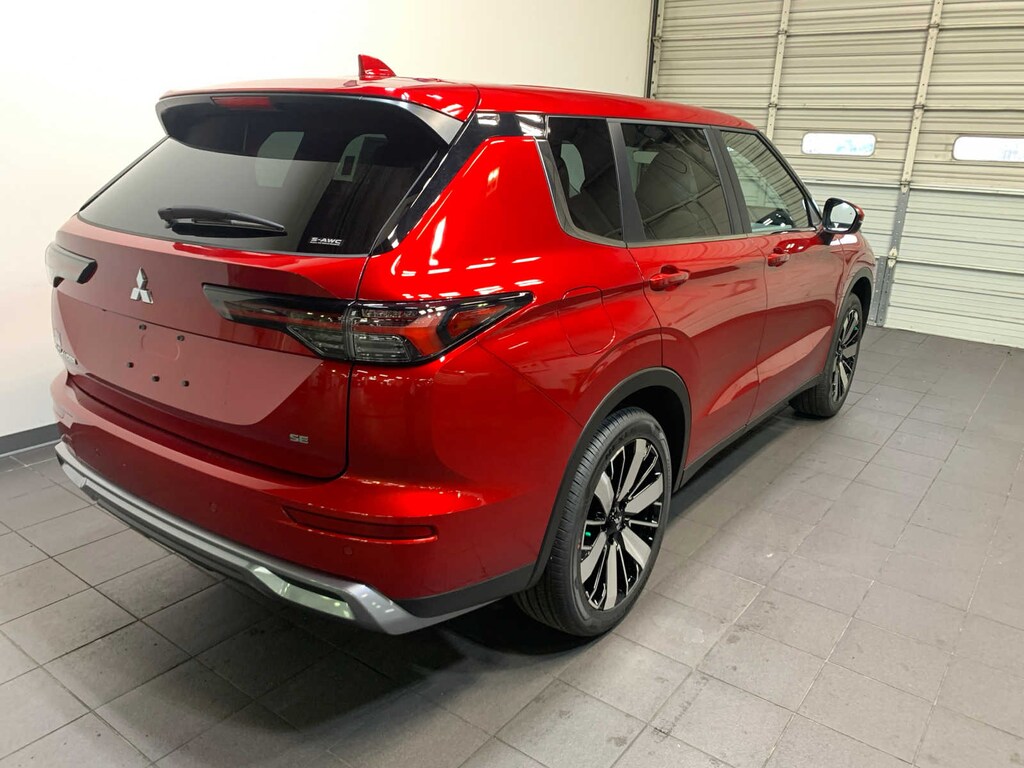 New 2025 Mitsubishi Outlander SE SUV